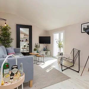 https://new-design-apartment.in-istria.net